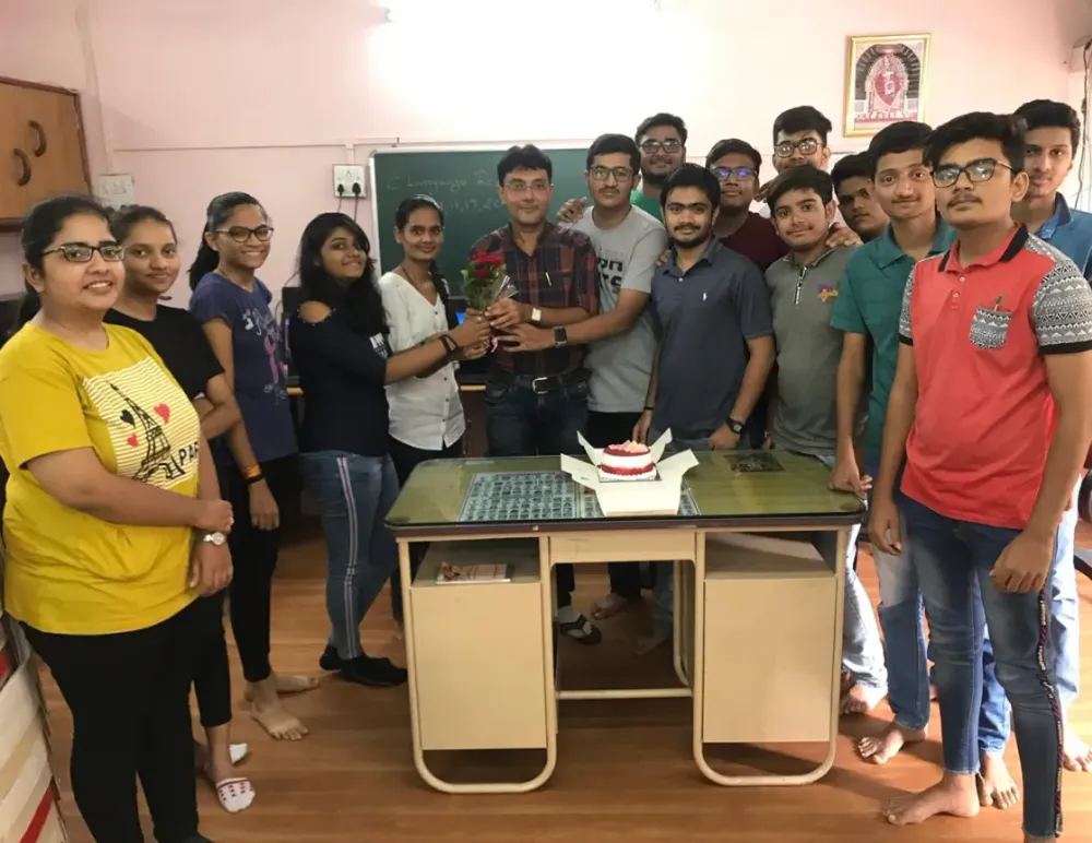 Celebrations - gujarat-board-computer-coaching-toppers-honour-achievement-spotlight-surat-ci4h